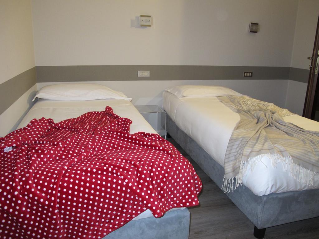 Albergo Al Cacciatore Tortellinando Valeggio sul Mincio Εξωτερικό φωτογραφία